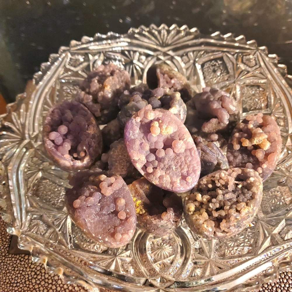 Grape Agate egg cluster